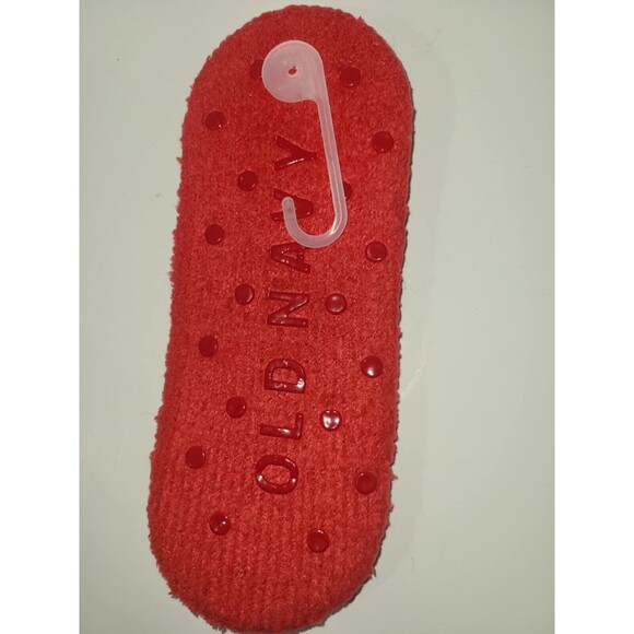 Old Navy NWT Woman's Winter Red Polar Bear CoZy Soft Gripper Slipper Socks - Picture 2 of 3